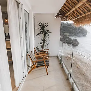 Legends Beachfront Uluwatu
